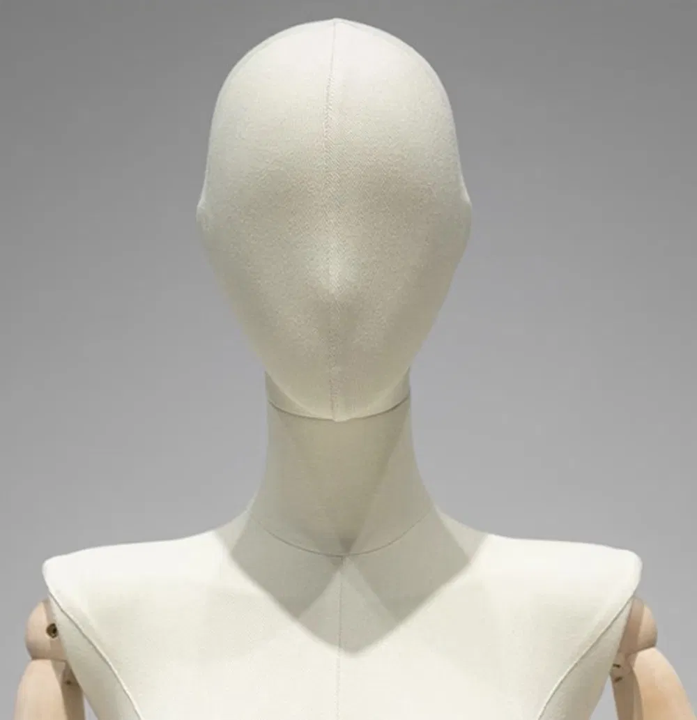 Mannequin Display 11