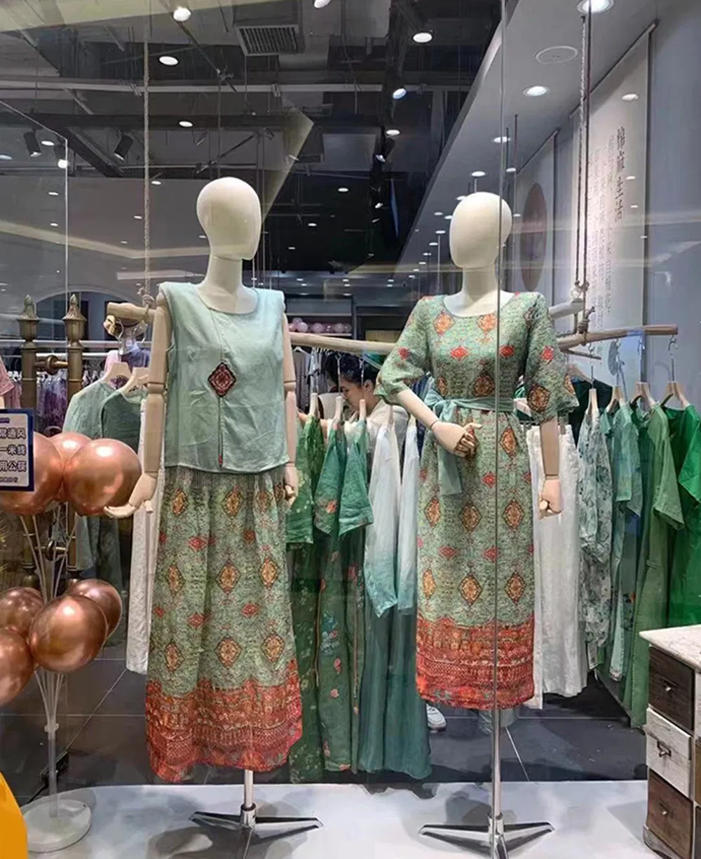 Mannequin Display 18