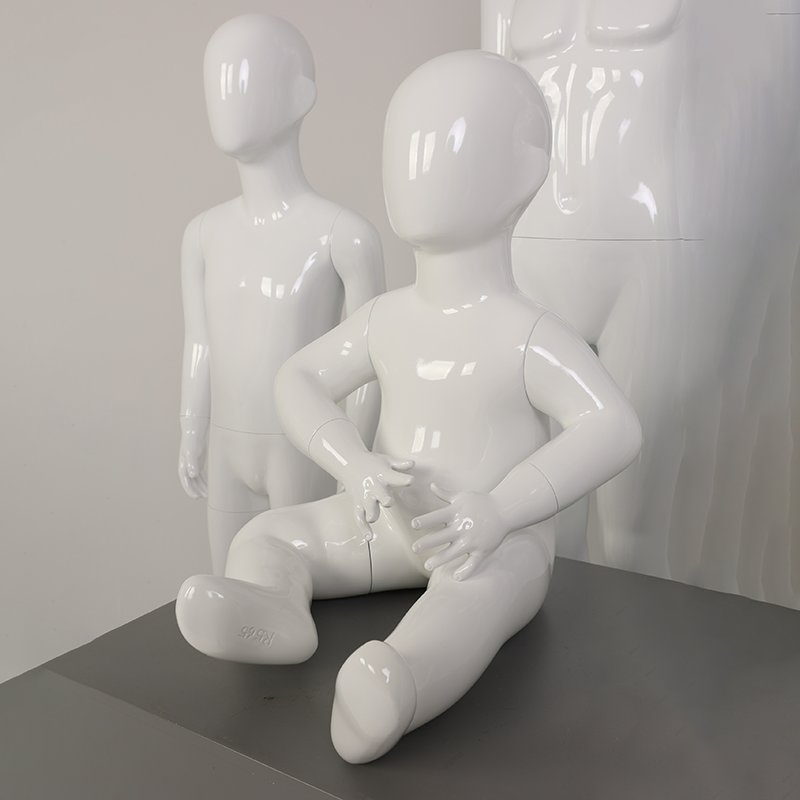 Hot Sale High Demand Wholesale Kids Baby Mannequin Full Body Dummy Fiberglass Mannequin for Children Clothes Window Display