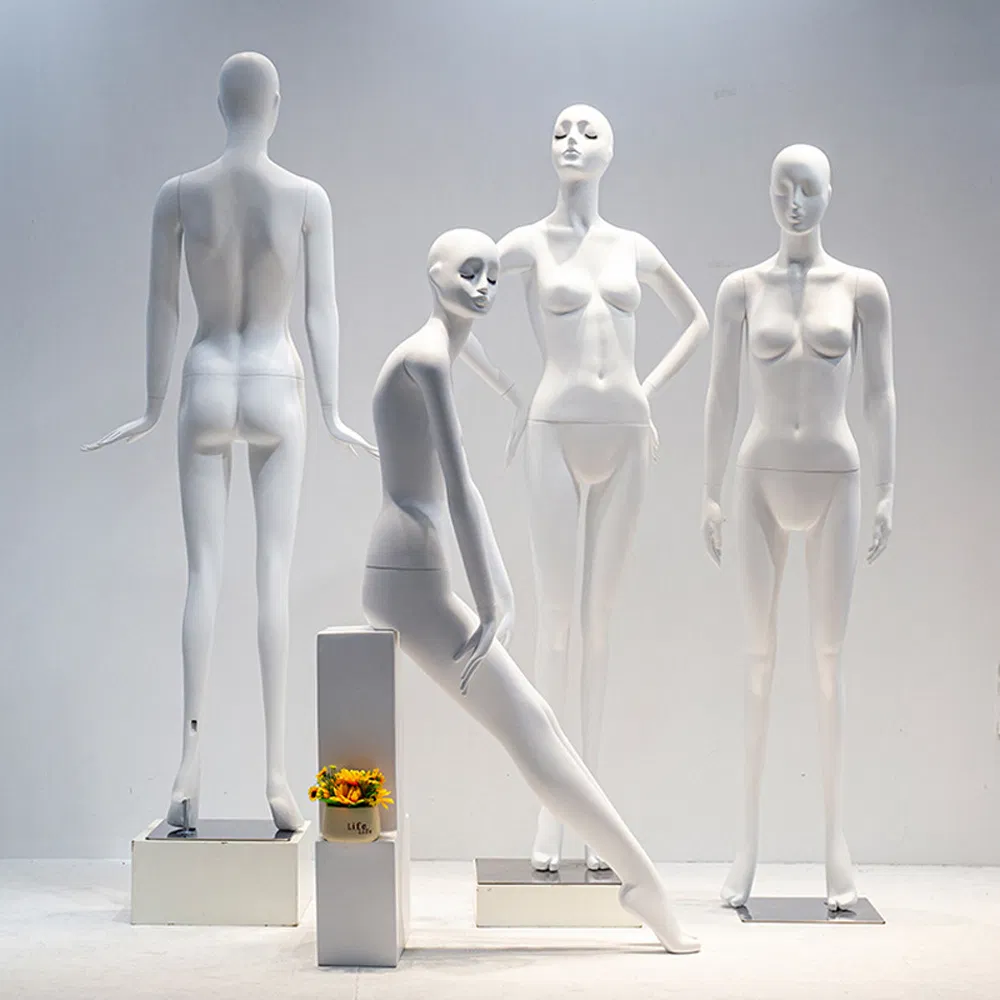 Mannequin Display 9