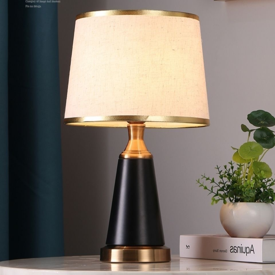 New Modern Metal Bedside Light Fabric Shade Metal Reading Night Light Desk Table Lamp for Hotel Study Office Bedroom