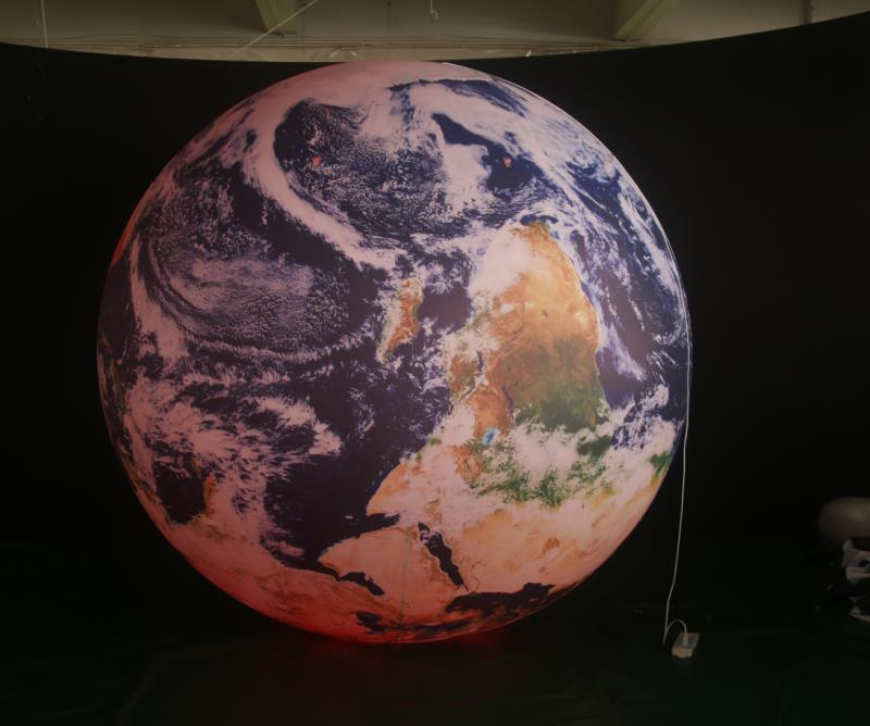 Pink Planet Inflatable Sphere PVC Reflect Ball for Art Installations and Events Decor