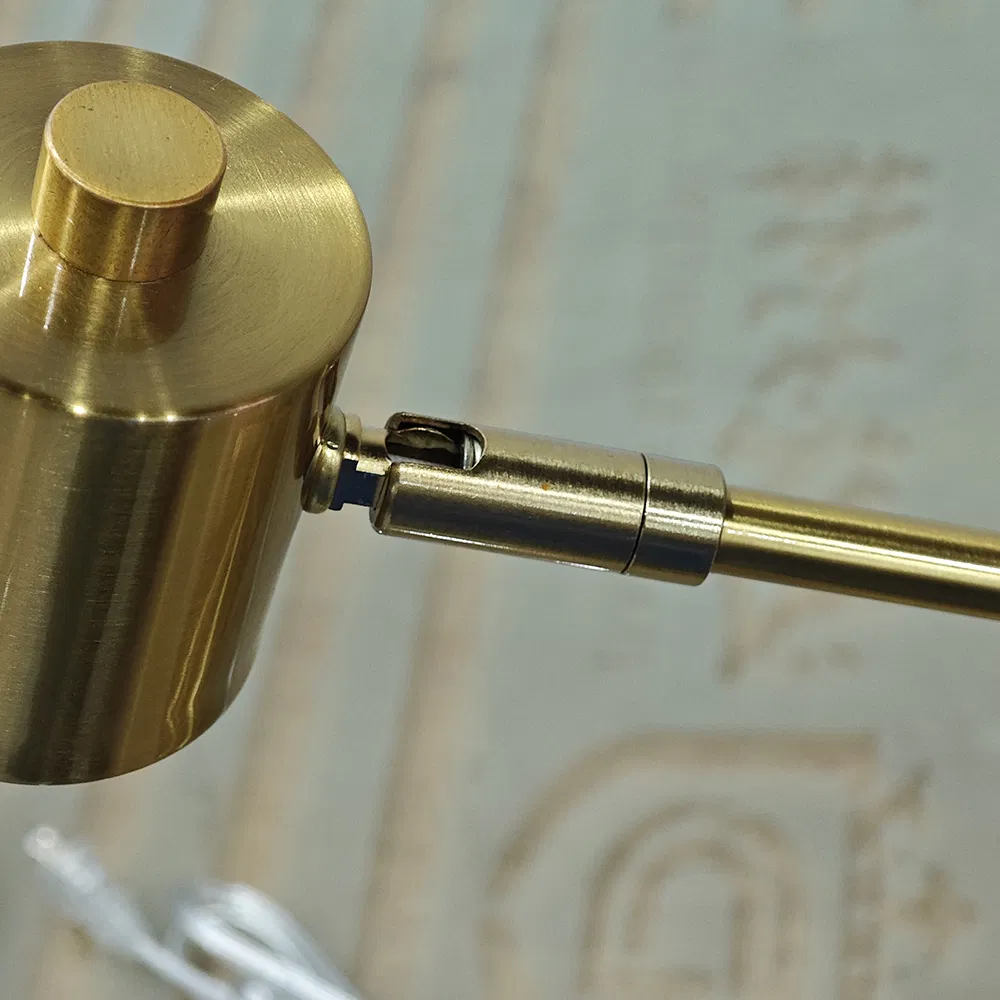 Modern Task Lamp Details