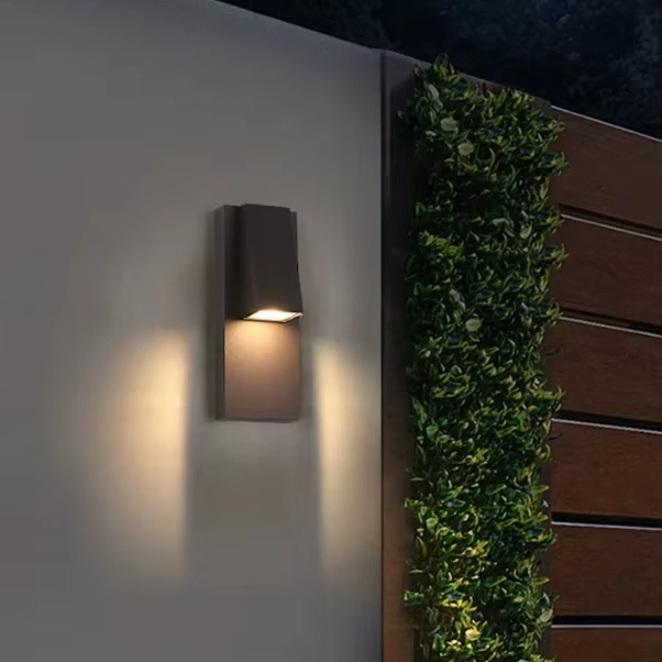 Hotel Lighting Solutions Hospitality Outdoor Exterior Waterproof Anti Rust Wall Sconce with Integrated LED Downlight
