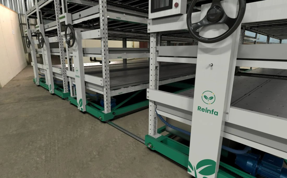 Reinfa Efficient Hydroponic Indoor Lettuce Growing Solution with LED Grow Lights