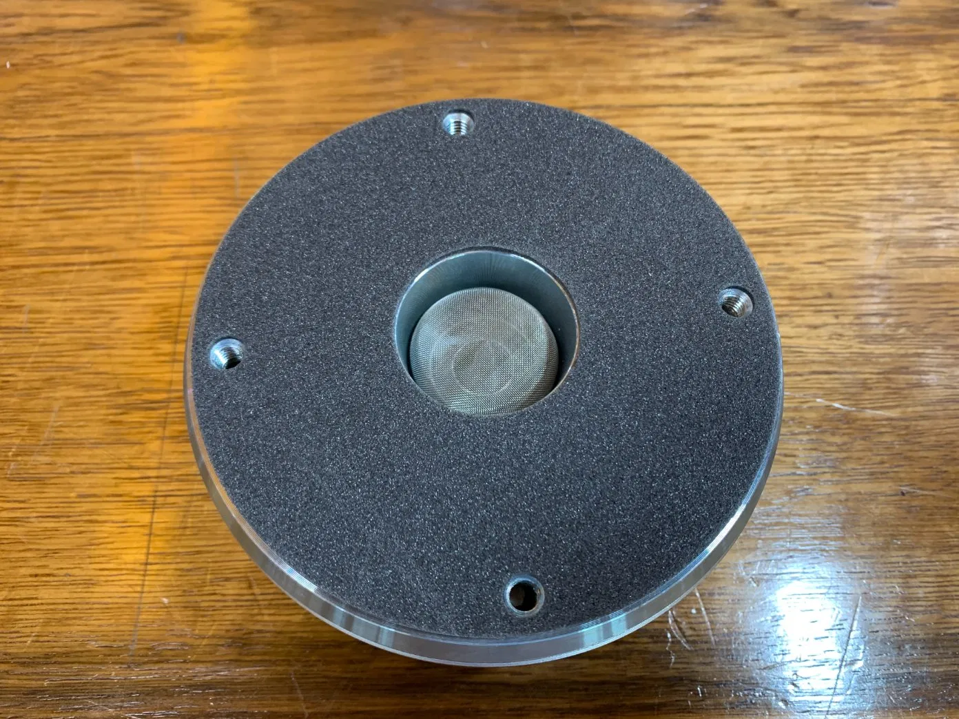 Compact Y8 Linear Array Speaker with 1 4" Export Reciprocating Driver