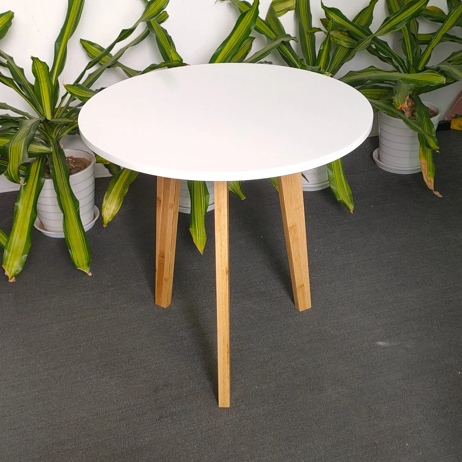 Bamboo White Night Table Pequeno espaço elegante Round Wood lado Sofá-mesa