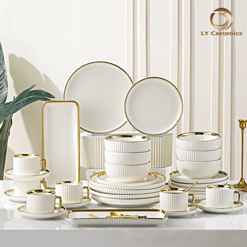 32-Piece Conjunto de Louça com Design de Borda Dourada em Porcelana Cerâmica