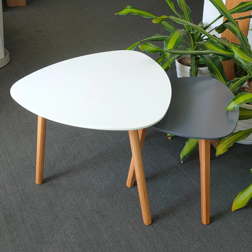Conjunto de 2 Mesa Lateral Moderna Minimalista de Café Mesa de Ninho Triangular em Bambu