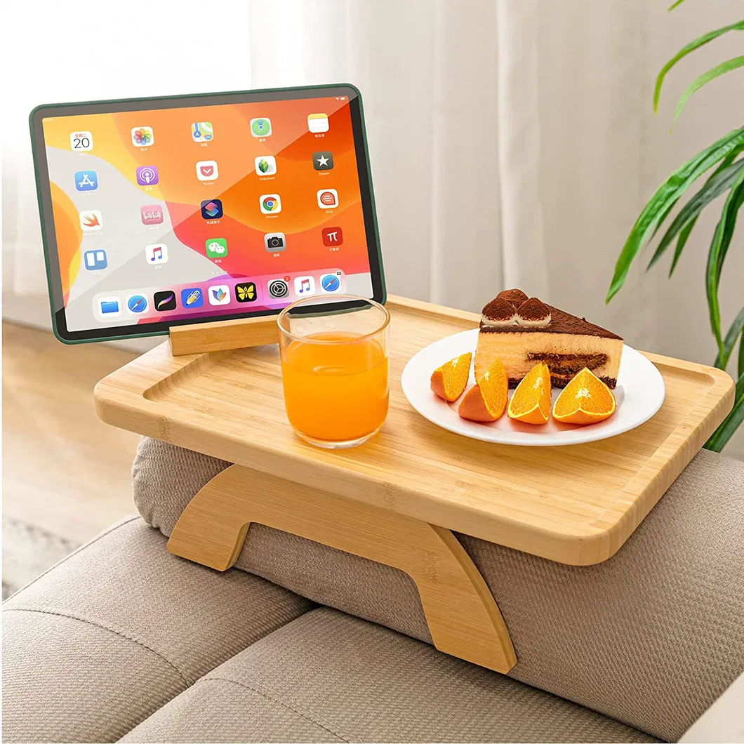 Mesa de bandeja de bambu para sofá, mesa lateral para sofás largos, bandeja dobrável para sofá com suporte rotativo para telefone, mesa de apoio para comer, bebidas e lanches