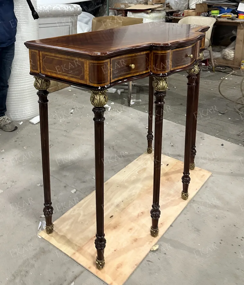 Mesa de Consola de Madeira Sólida Clássica para Entrada com Armazenamento e Design Intricado