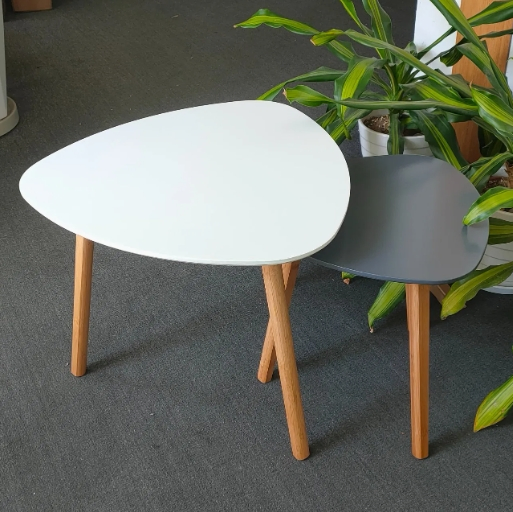 Conjunto de 2 Mesa Lateral Moderna Minimalista de Café Mesa de Ninho Triangular em Bambu