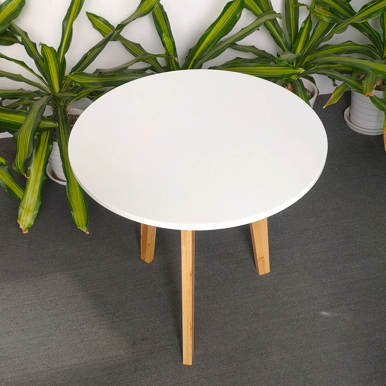 Bamboo White Night Table Pequeno espaço elegante Round Wood lado Sofá-mesa