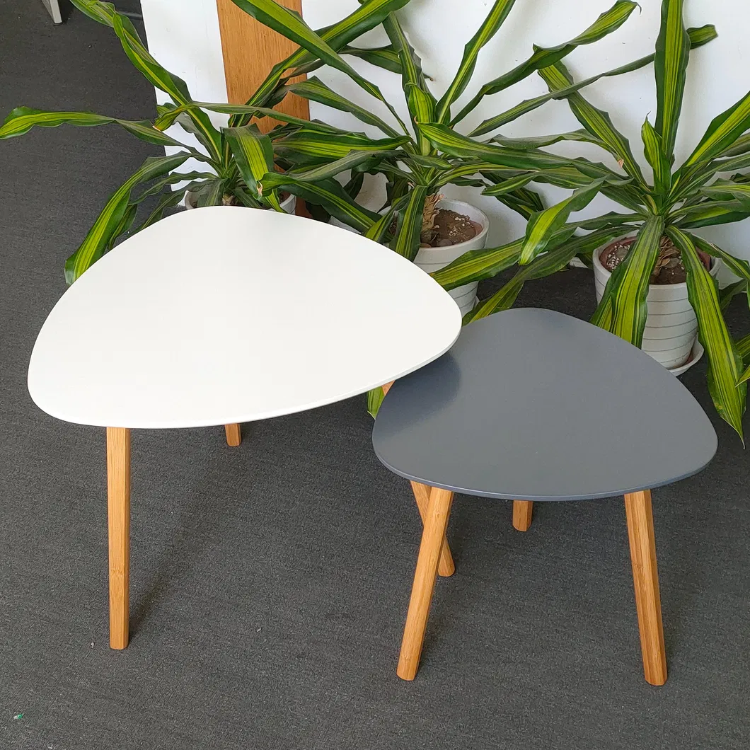 Conjunto de 2 Mesa Lateral Moderna Minimalista de Café Mesa de Ninho Triangular em Bambu