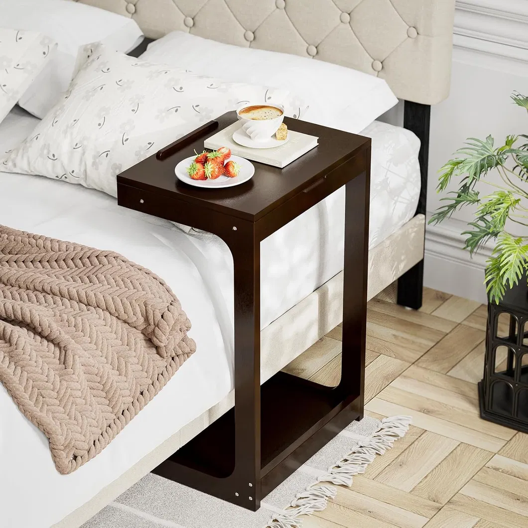 Mesa de cabeceira pequena em forma de C, marrom, de bambu para quarto