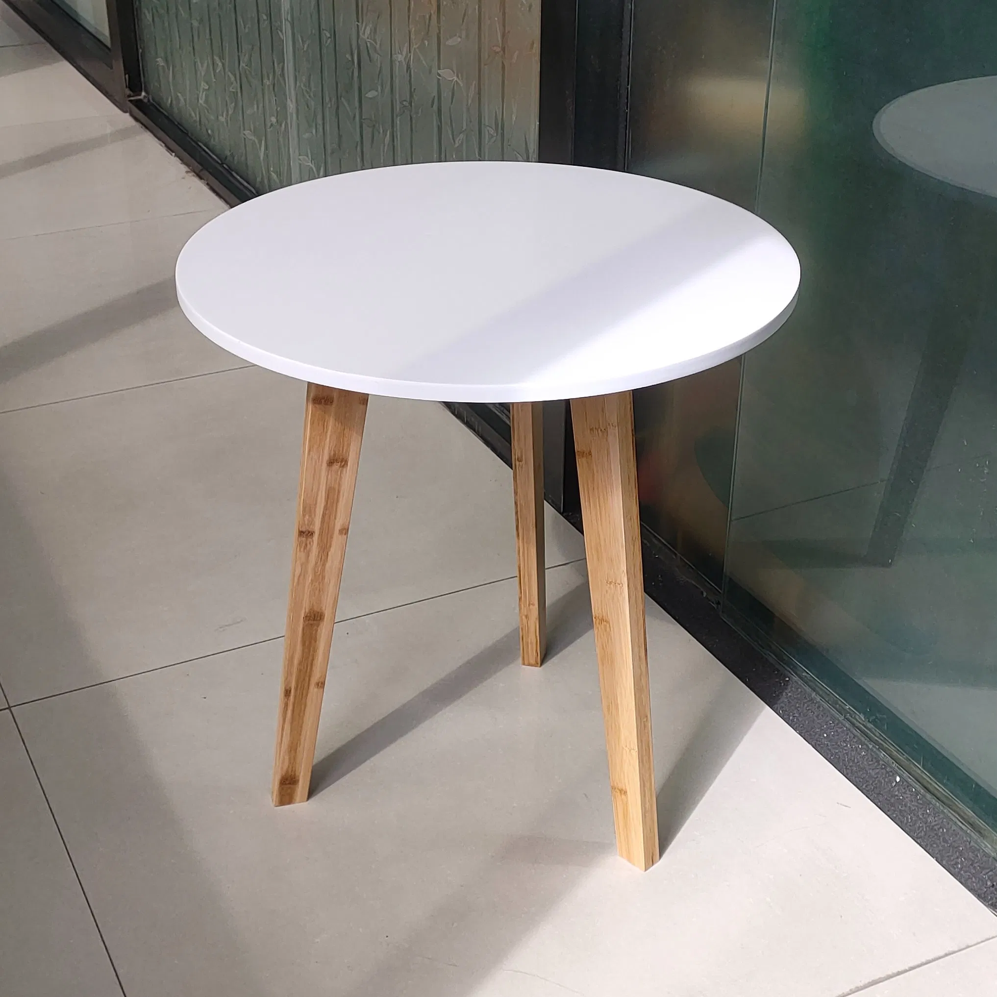 Bamboo White Night Table Pequeno espaço elegante Round Wood lado Sofá-mesa