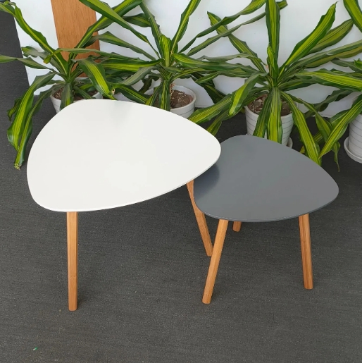 Conjunto de 2 Mesa Lateral Moderna Minimalista de Café Mesa de Ninho Triangular em Bambu