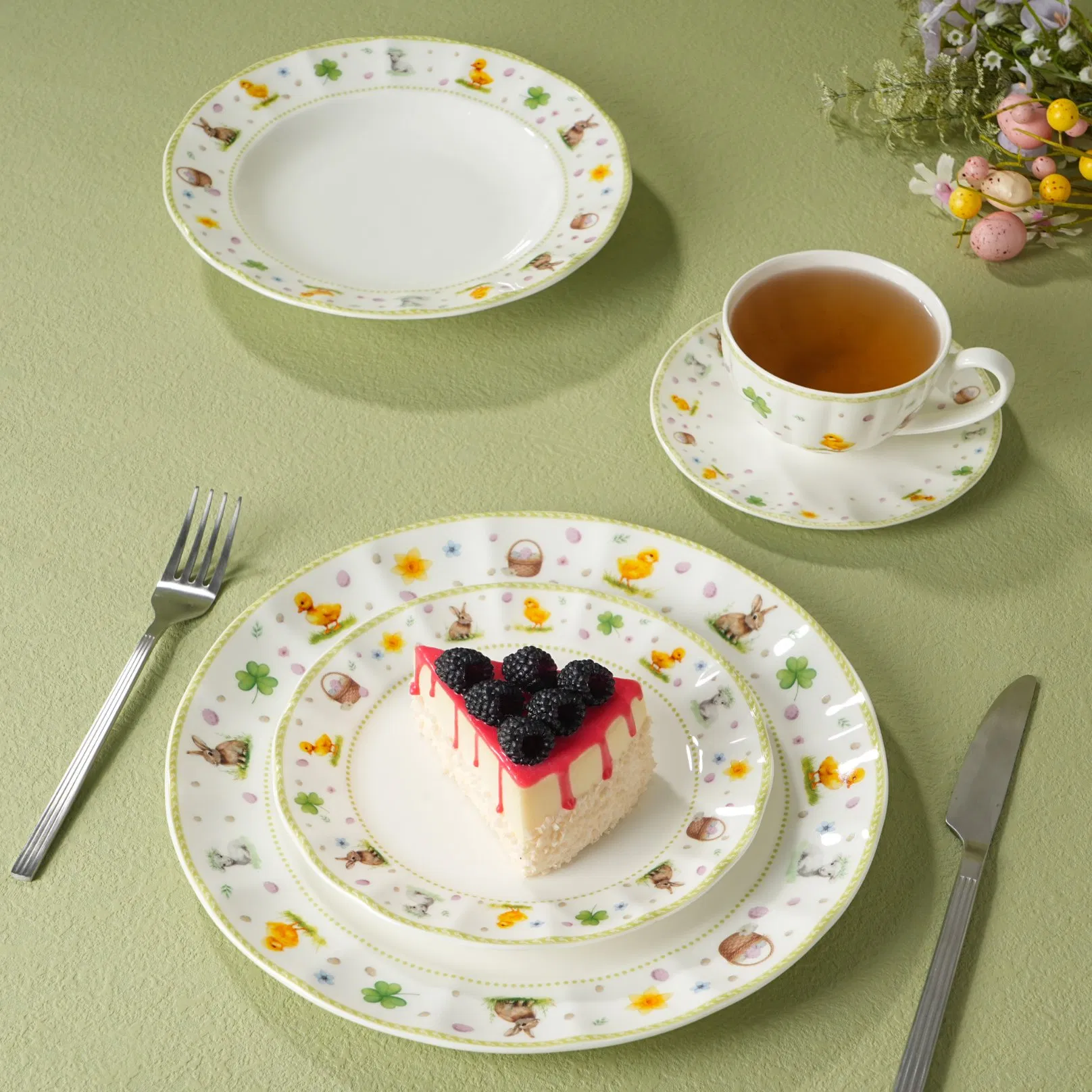 Conjunto de Louça de Porcelana de Luxo OEM ODM 20-Piece Conjunto de Pratos com Coelho da Páscoa Elegante com Xícara e Pires Conjunto de Louça de Primavera Pastel para Feriados