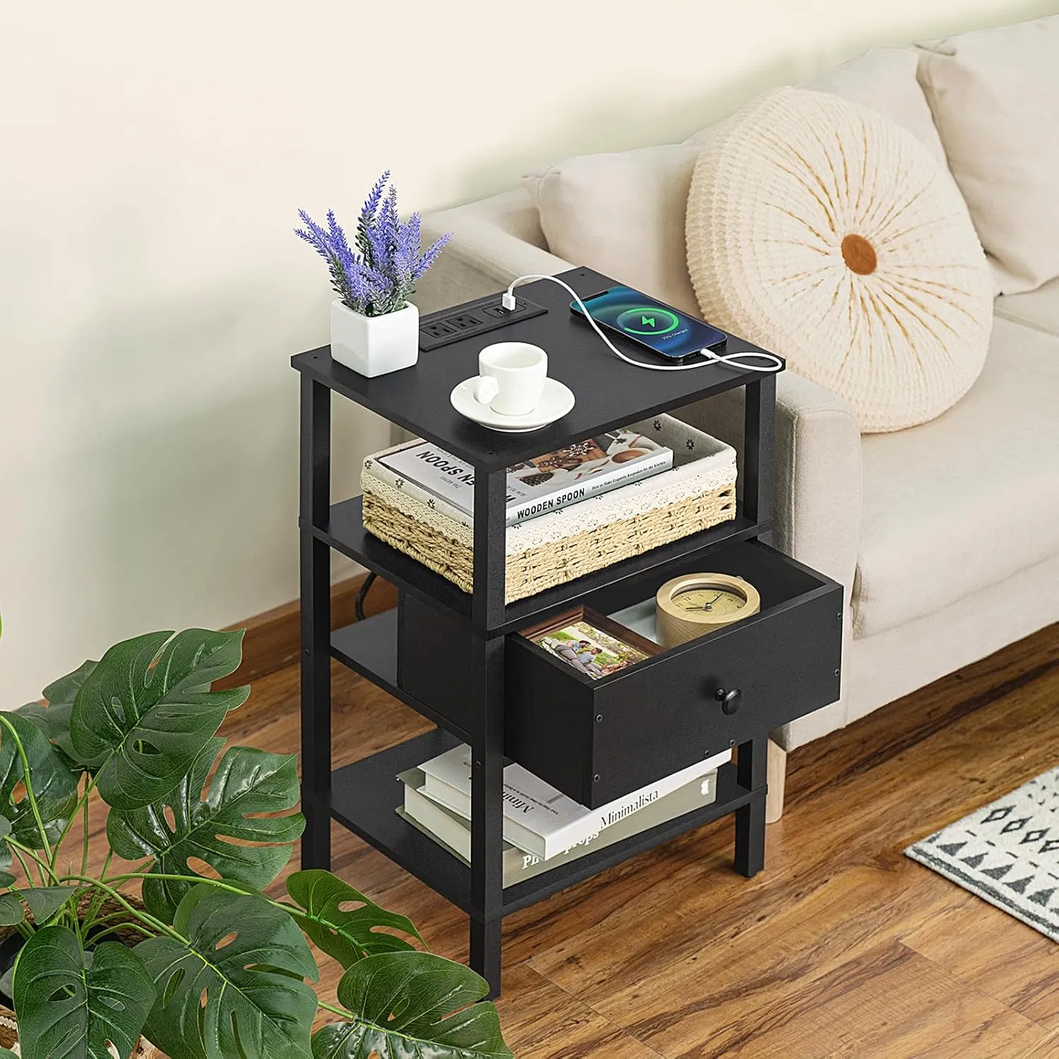 Mesa de cabeceira preta recarregável de bambu para quarto e sala de estar