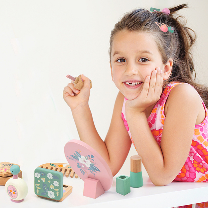 Pink Princess Wooden Makeup Set Realistic Cosmetic Kit for Girls Fun Pretend Play Toy