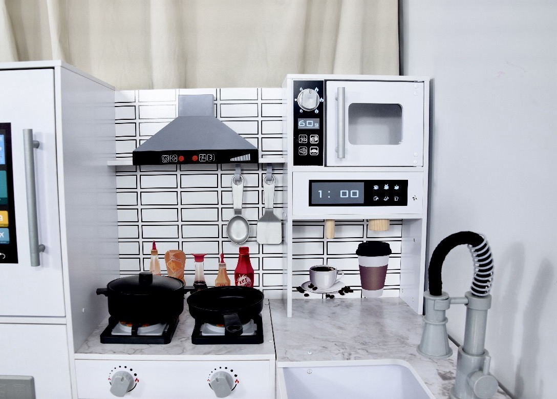 Corner Play Kitchen Wooden Playset Toy with Lights and Sounds