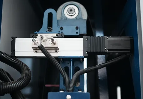 Servo Correction Device