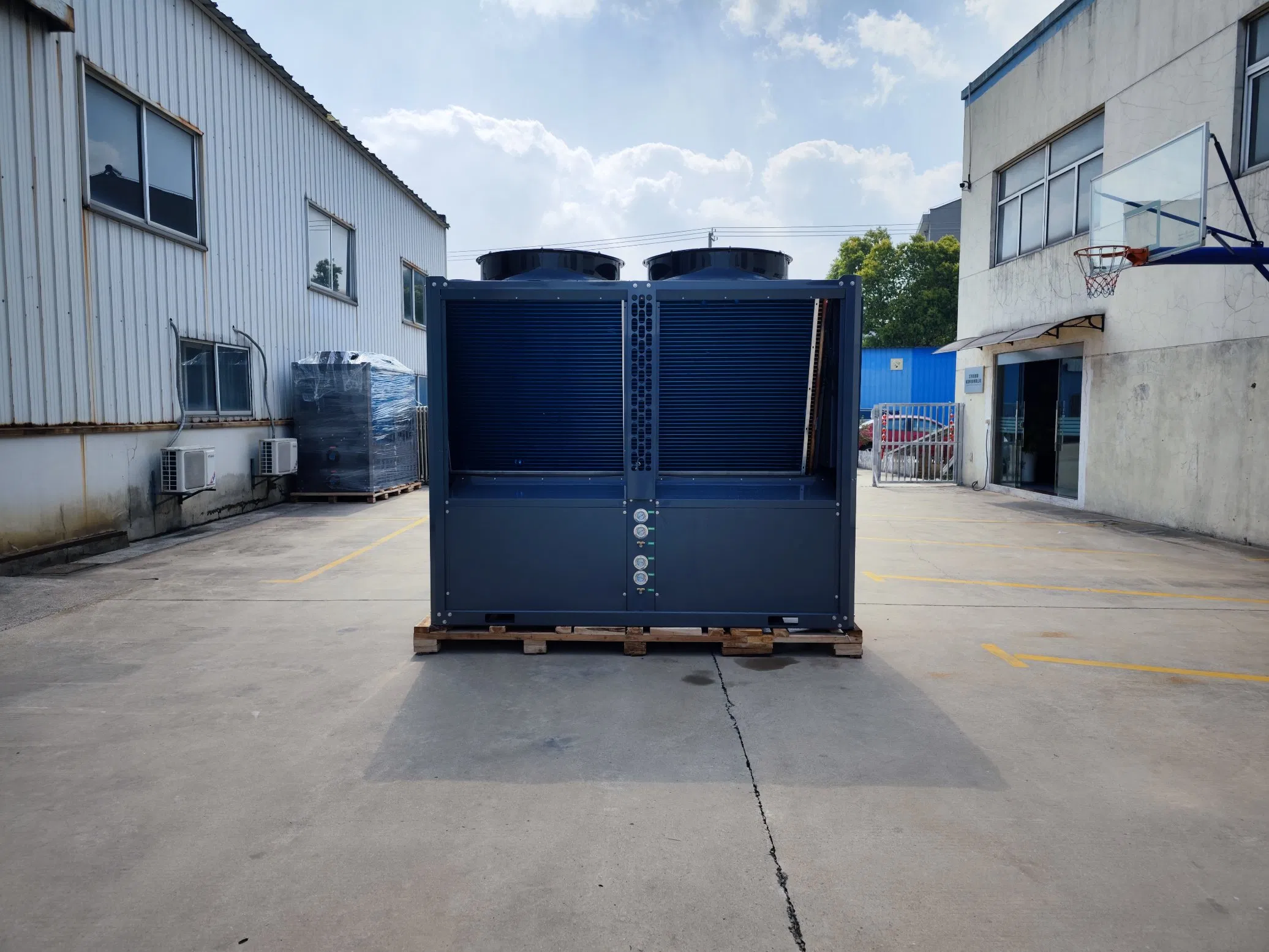 Durable Solar Combined Heat Pump Water Heating System with Flat-Plate Design