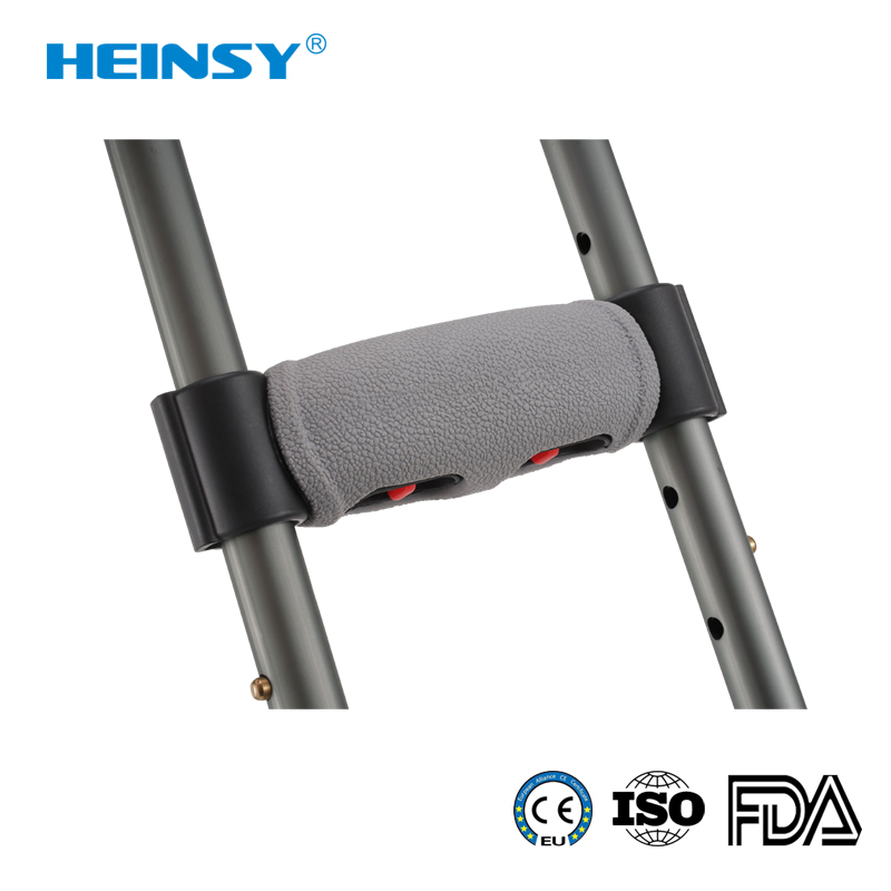 China Wholesale Comfortable Adjustable Aluminum Underarm Crutches Axillary Crutches for Injuried Elderly