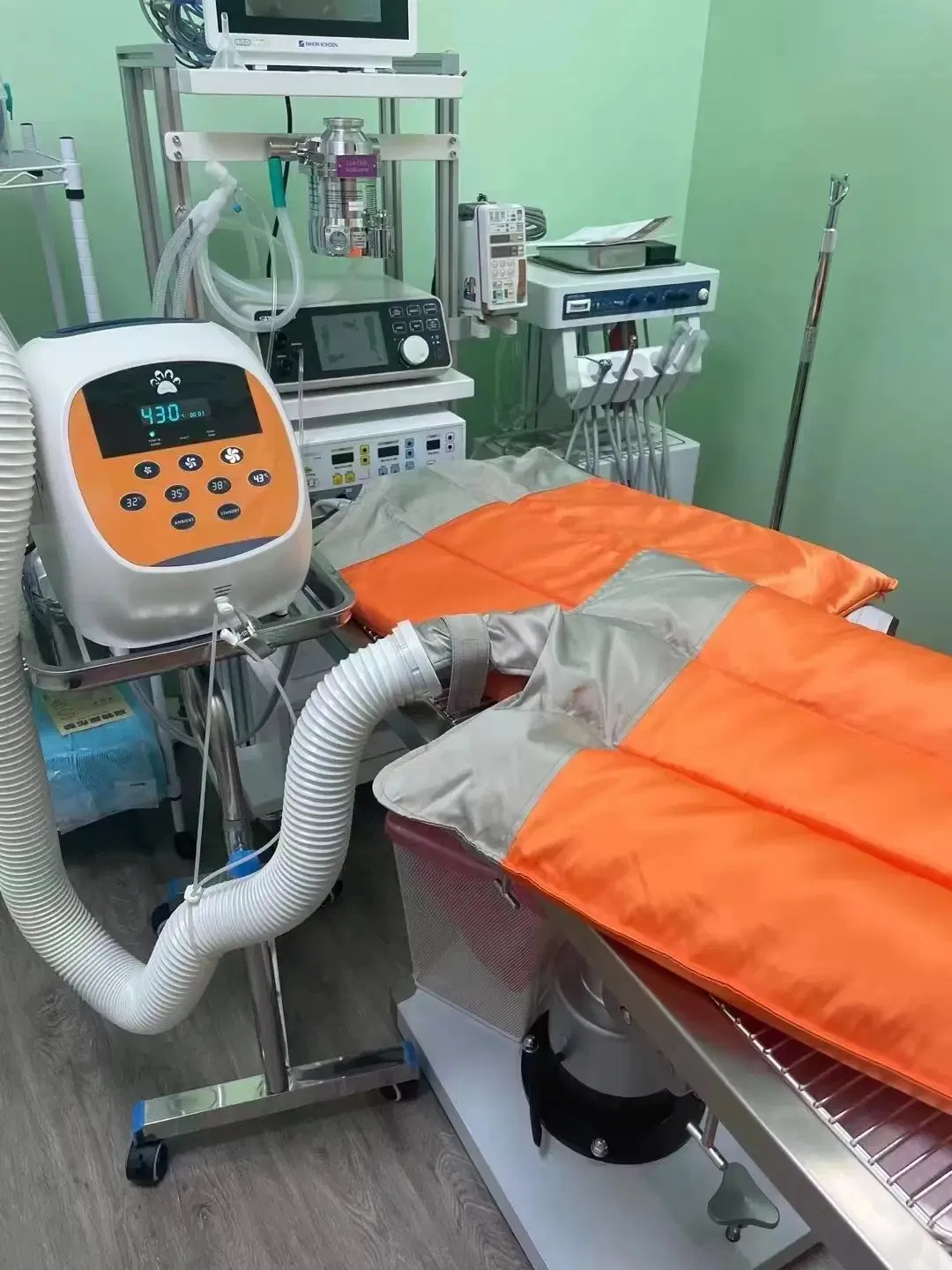 Unique Veterinary Air Warming System with Core Part From Germany to Manage Animal Temperature During Surgery