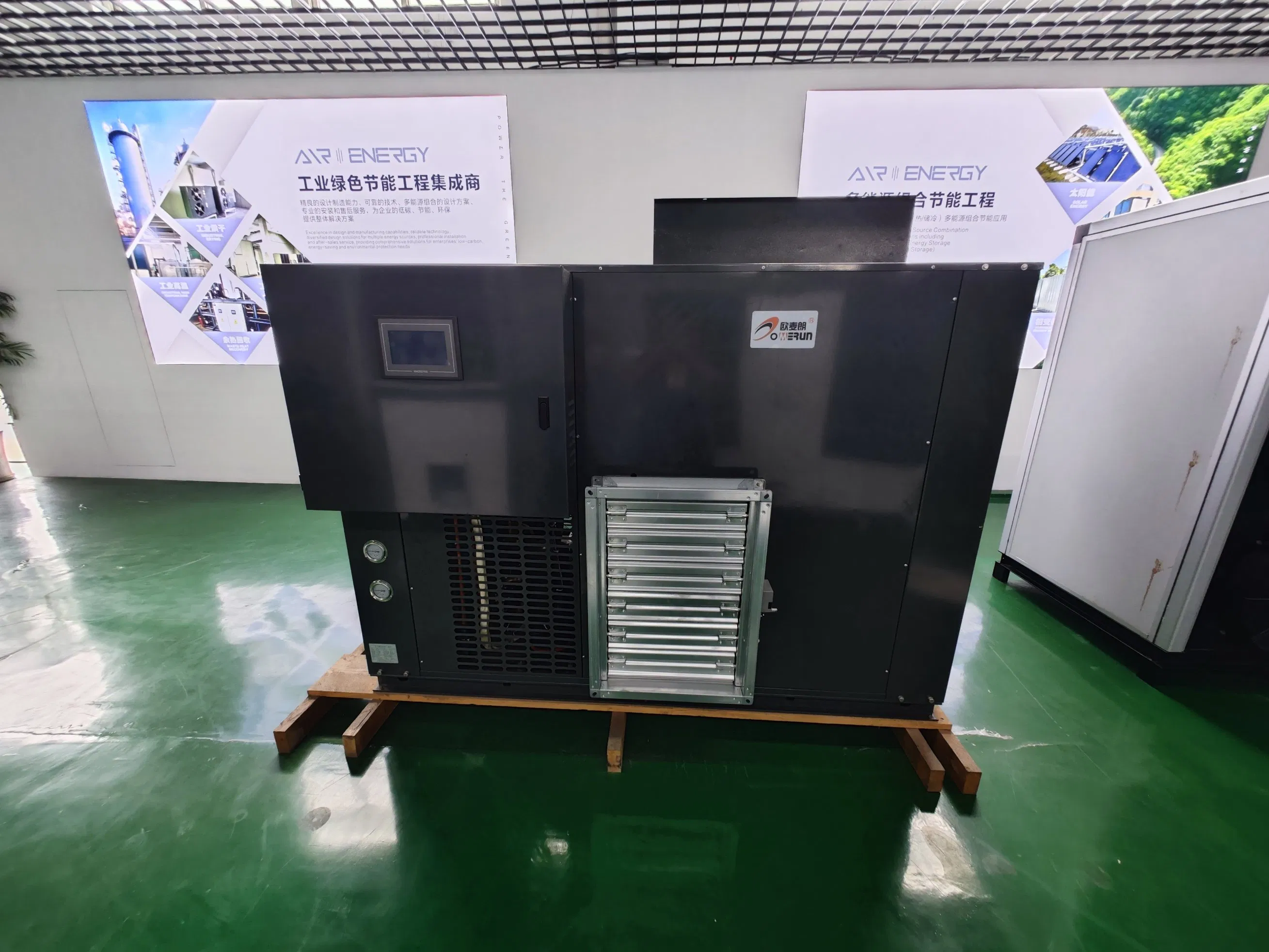 Durable Solar Combined Heat Pump Water Heating System with Flat-Plate Design