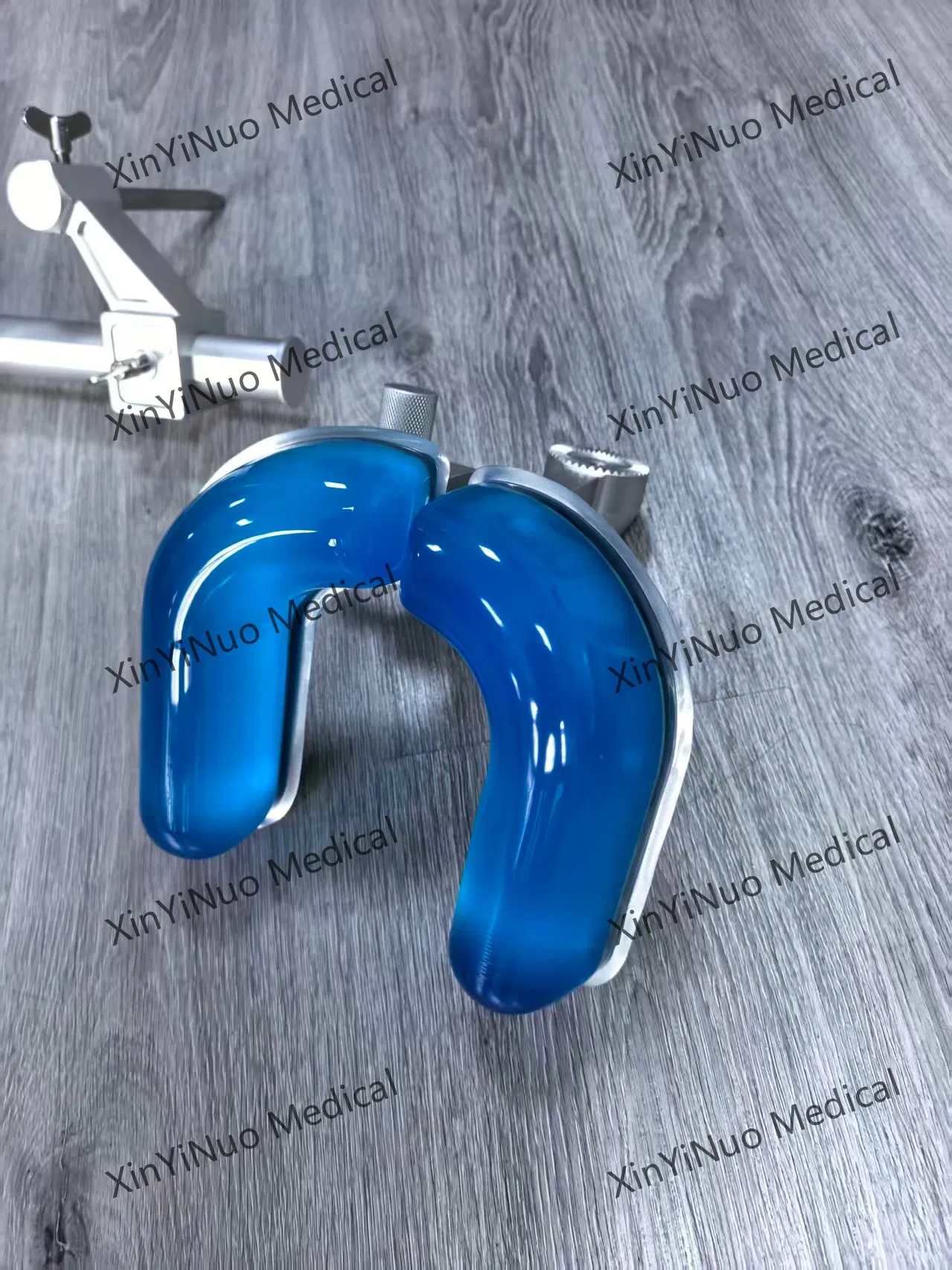 Skull Clamp Detail 6