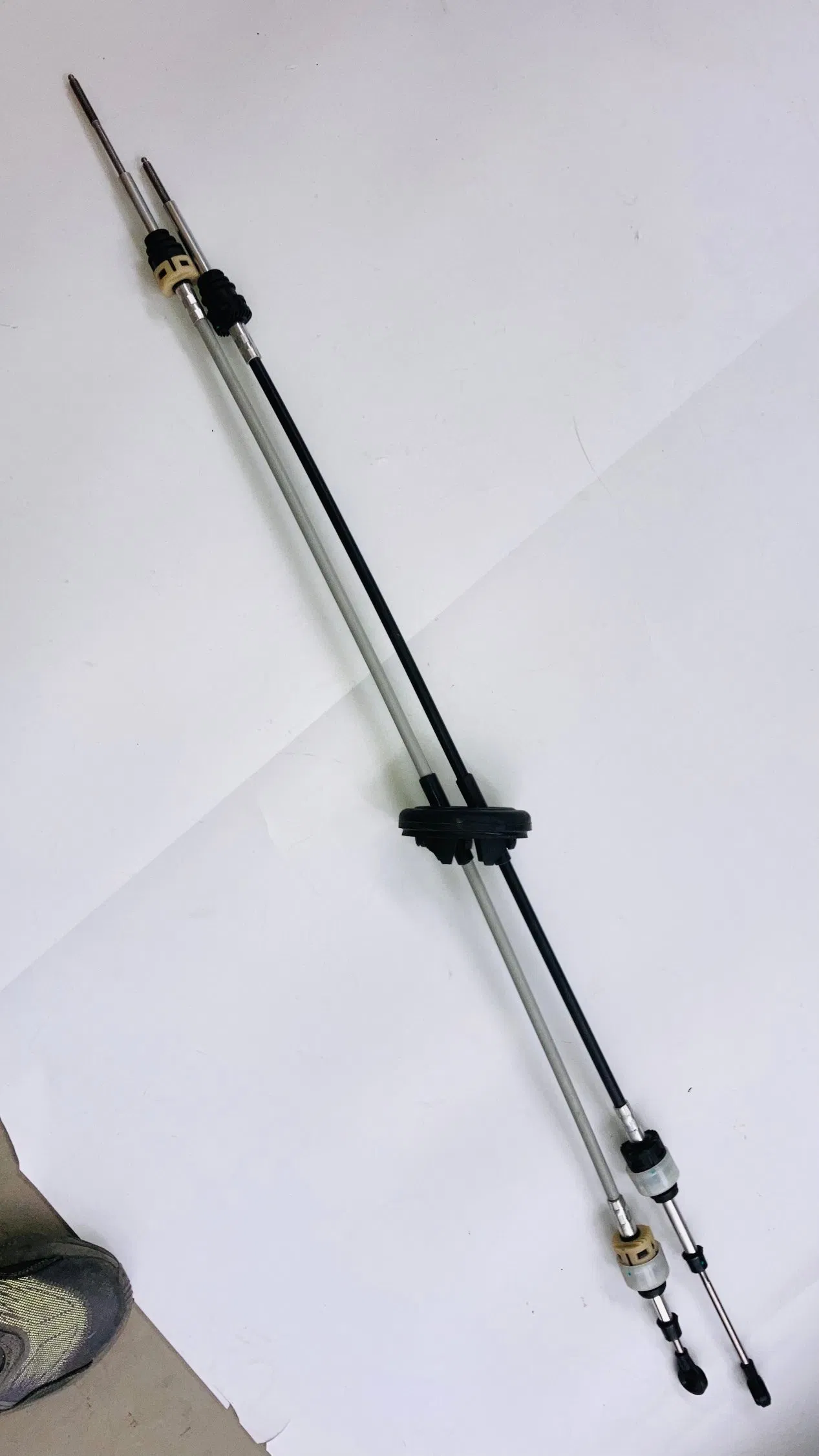 Customizable Auto Clutch Cable OE Standard, Rust-Proof&Durable, Transmission System Clutch Control Cable for Benz A9062601551/A9062600151/2e1321308c/2e1711877A