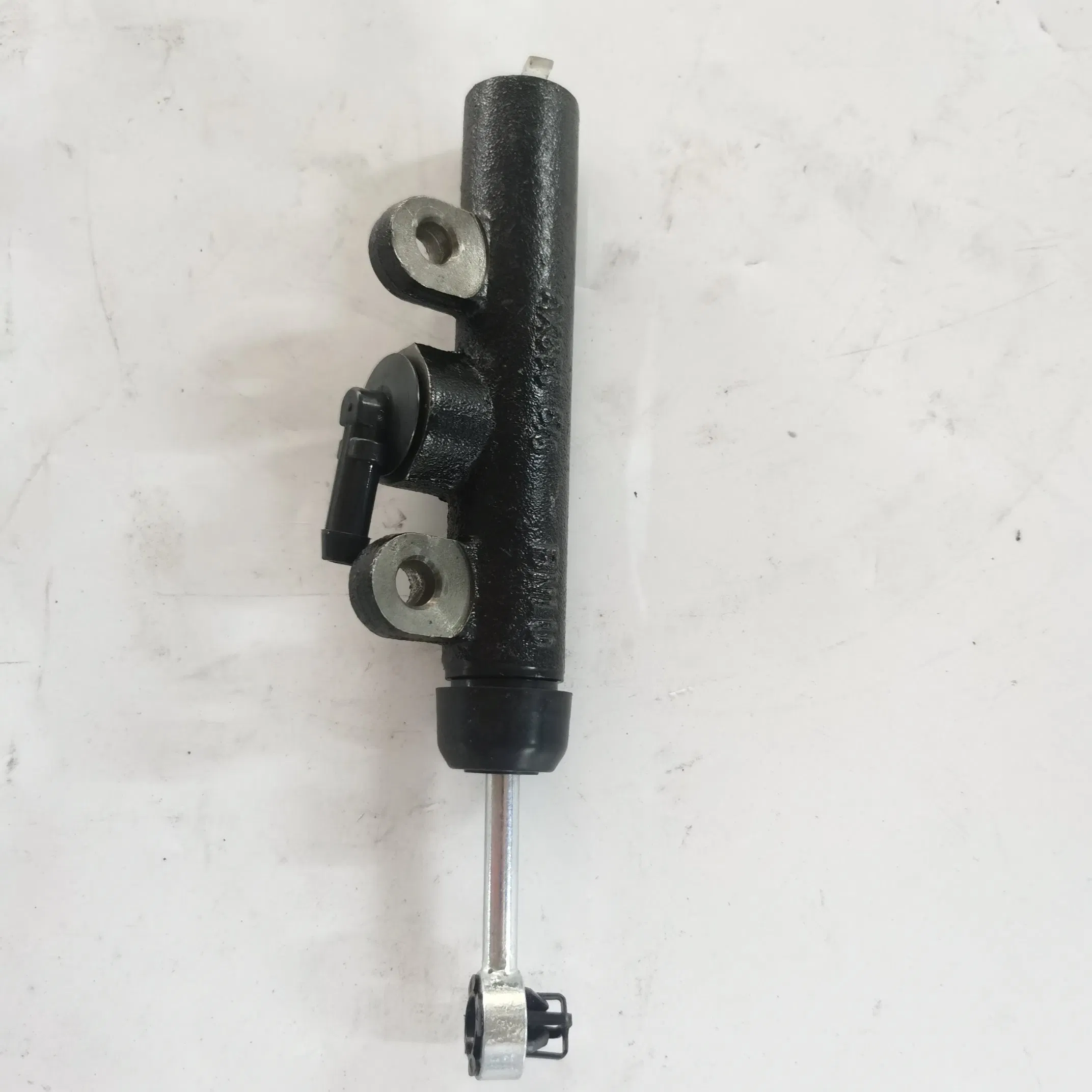 Saic Maxus V80 Clutch Master Cylinder C00002560