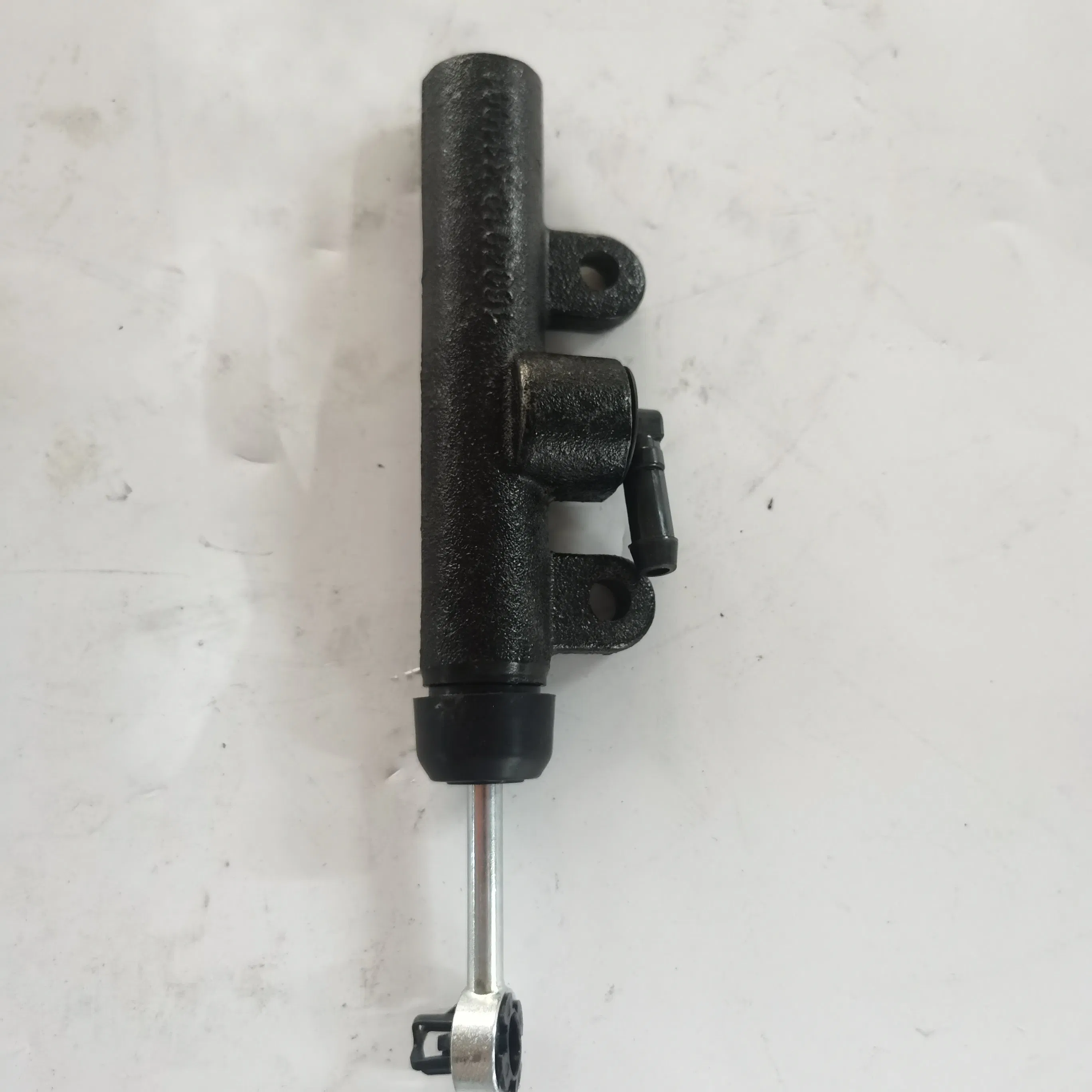 Saic Maxus V80 Clutch Master Cylinder C00002560