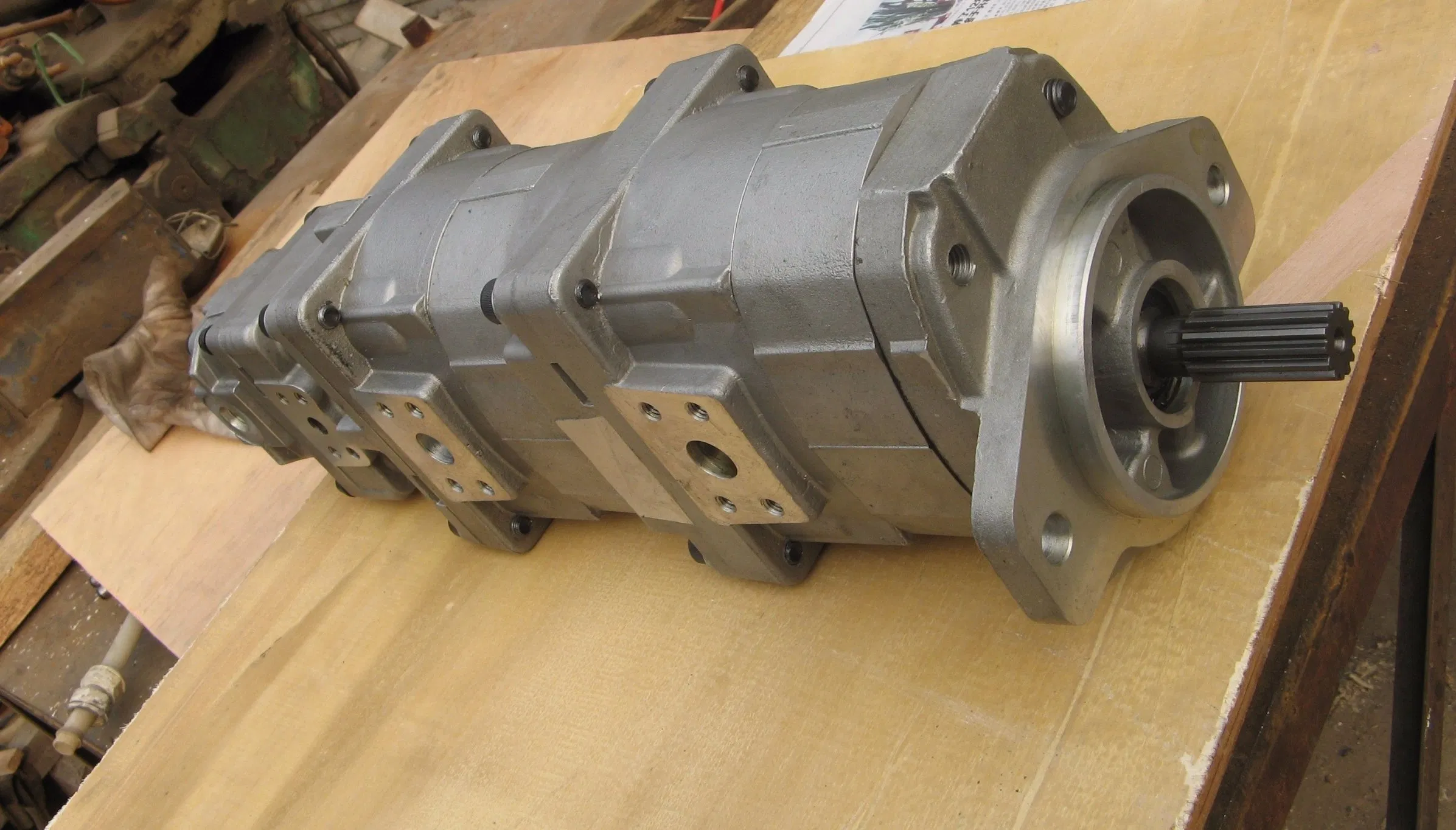 D31 D41 Dozer Damper for Shantui Shehwa Cat Komatsu Liugong Sem (705-12-32010 134-12-61131