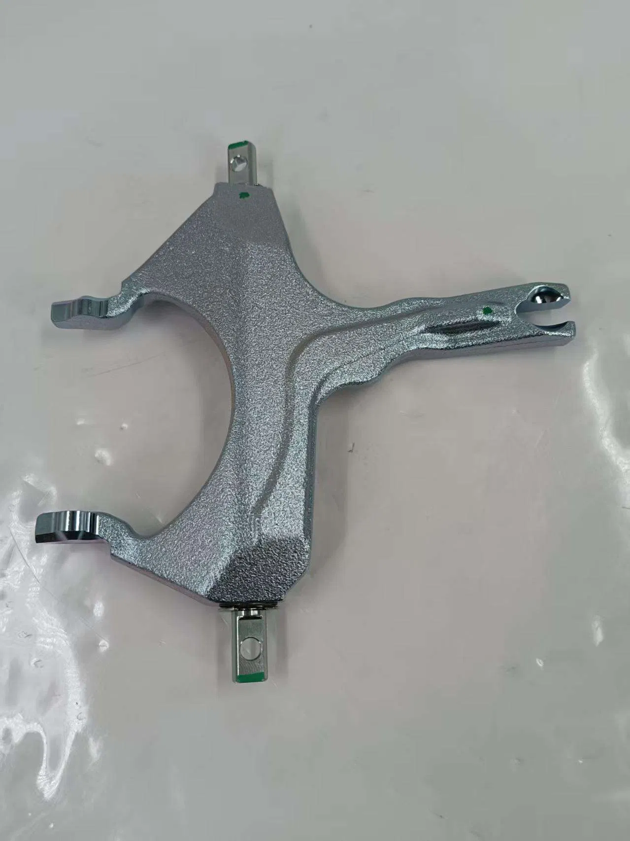 Car Accessories 414132b000 Transmission Parts Clutch Release Shift Fork for Hyundai Elantra KIA K3