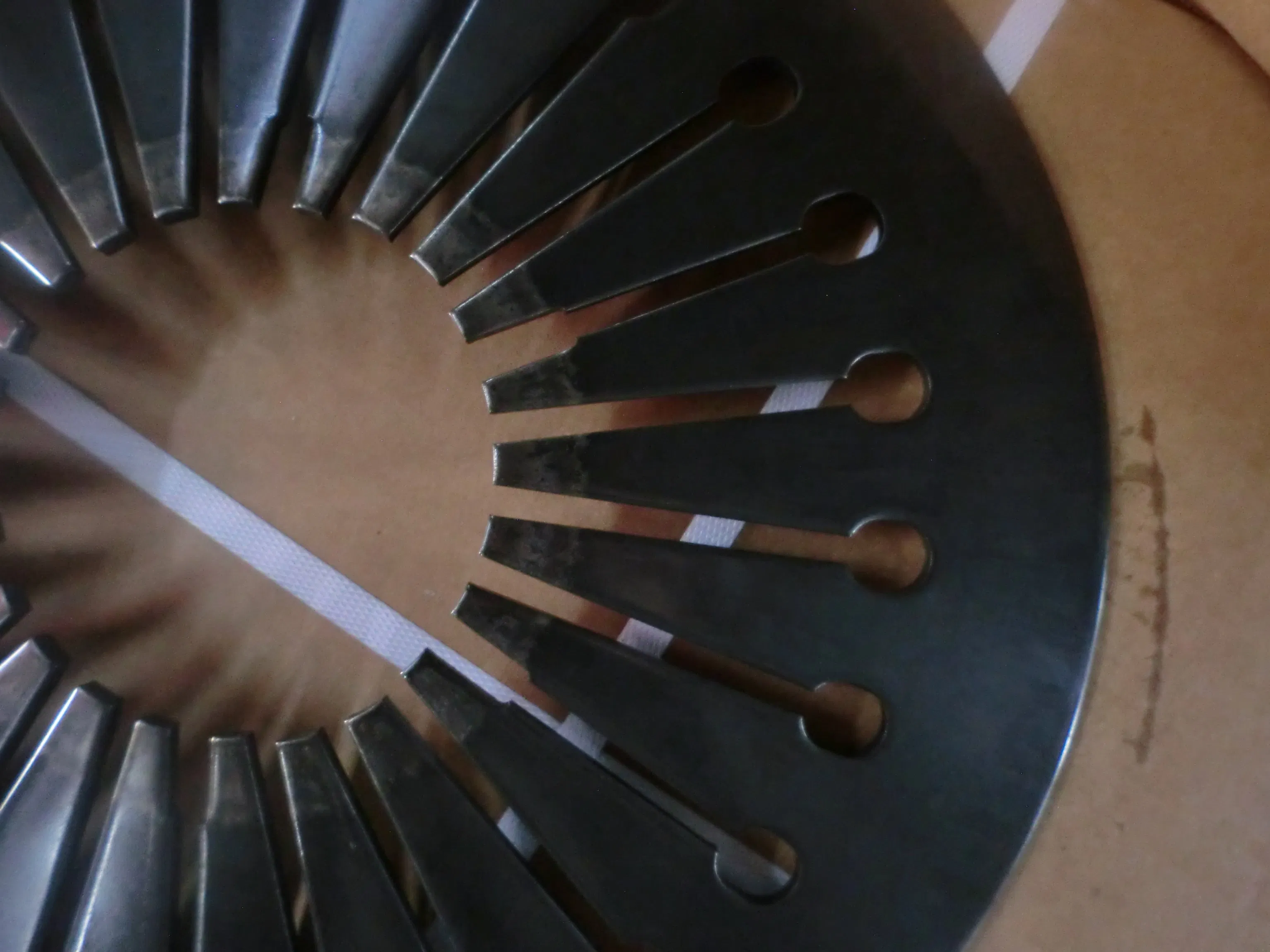 Pull Type Auto Clutch Diaphragm Spring for Bus Clutch Cover Auto Spare Parts Clutch Parts for Bus Clutch Diaphragm Spring Clutches Manual Transmission