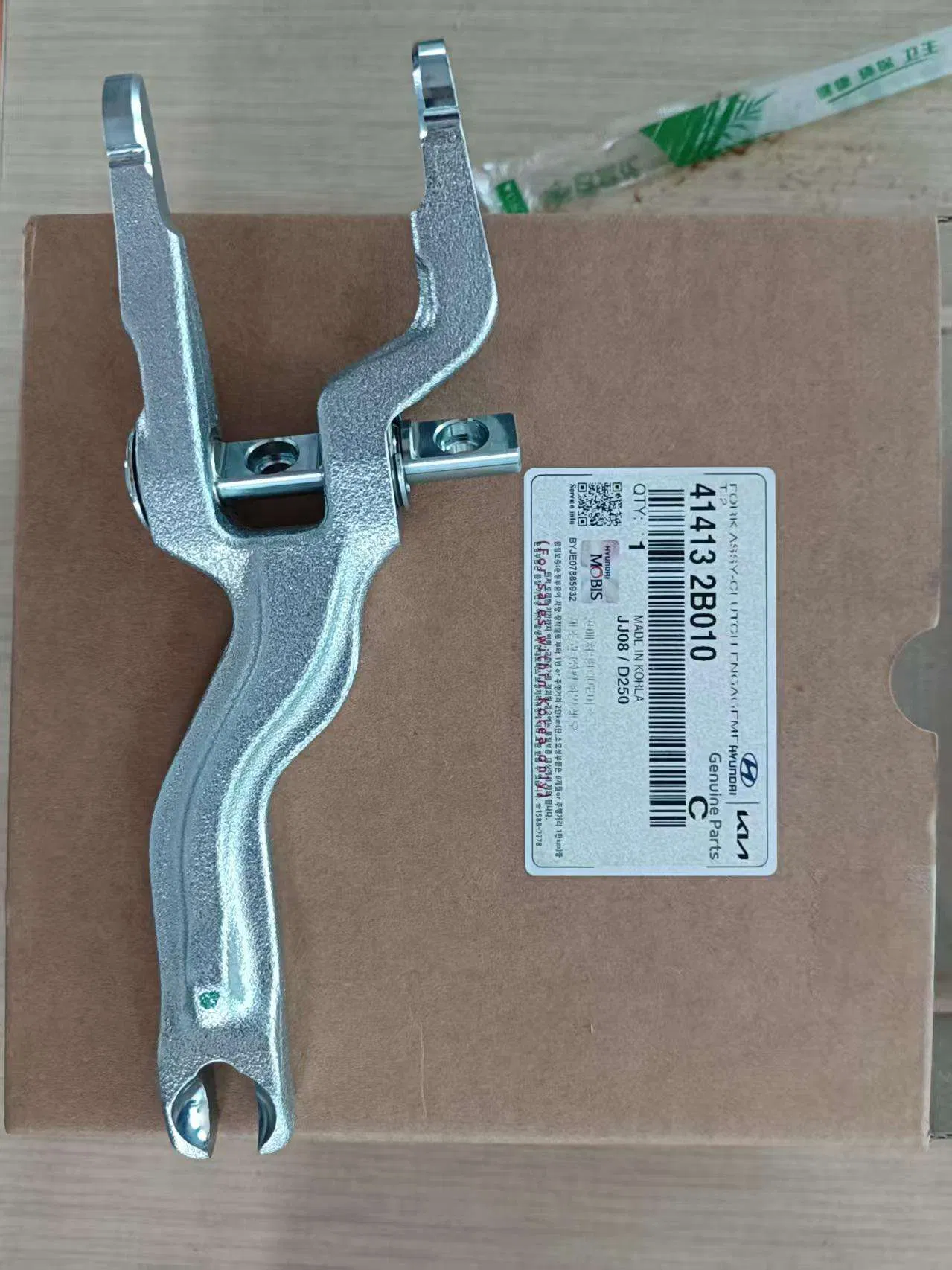 Auto Parts 41413-2b010 Transmission Clutch Release Fork Shift Fork for Hyundai KIA K3