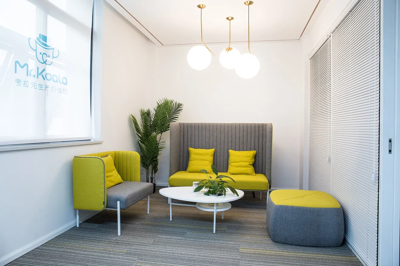 Luxury Modular Office Booth Sofa for Collaborative Work Environments