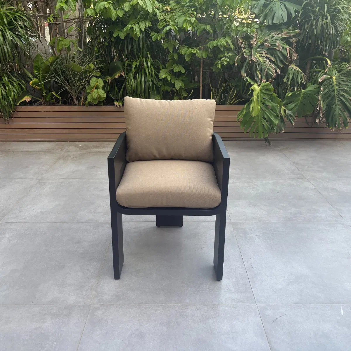 High Quality Patio Garden Outdoor Furniture Modern Aluminum Table Chair Dining Set