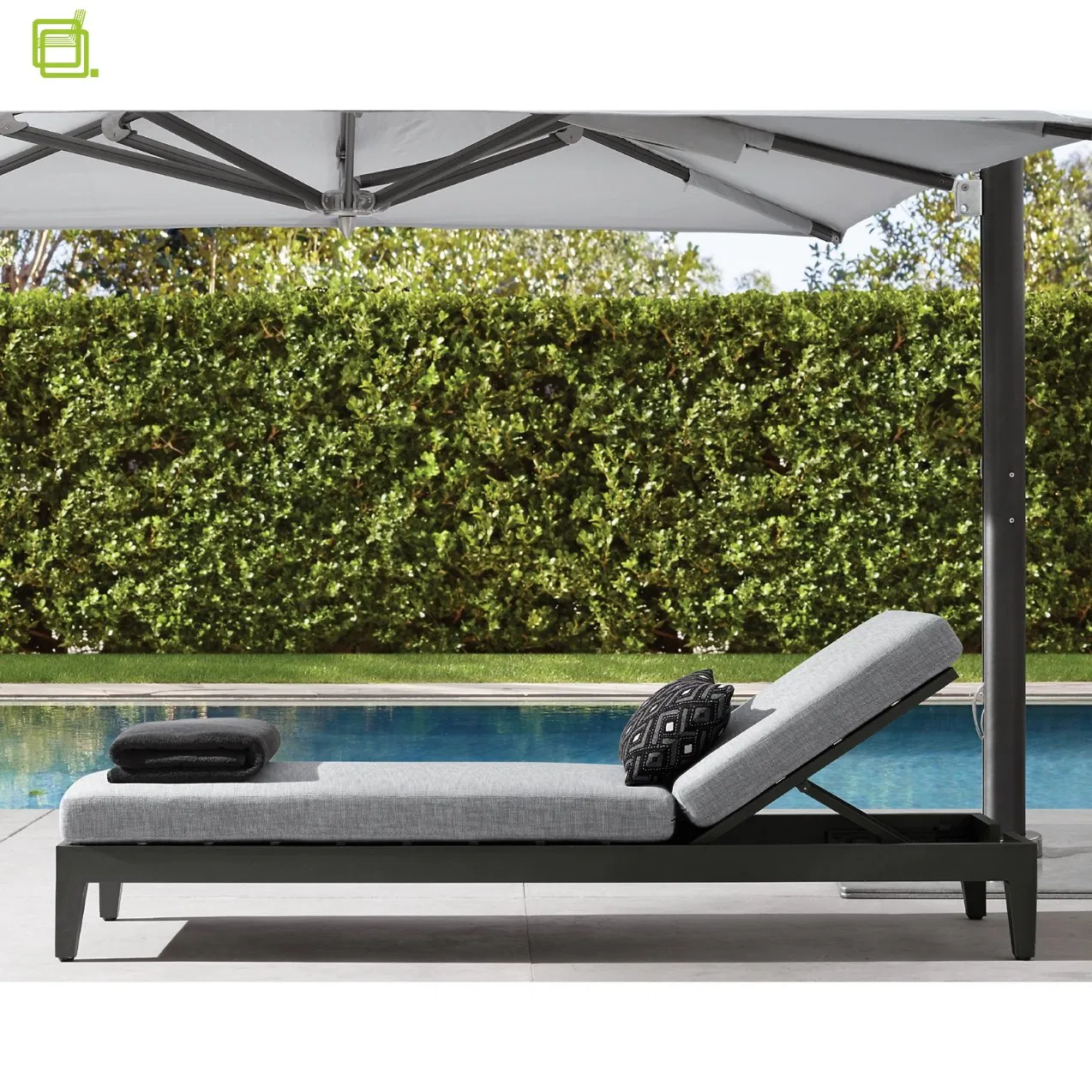 Luxury Poolside Chaise Lounge Waterproof Cushion Outdoor Aluminum Frame Sun Lounger