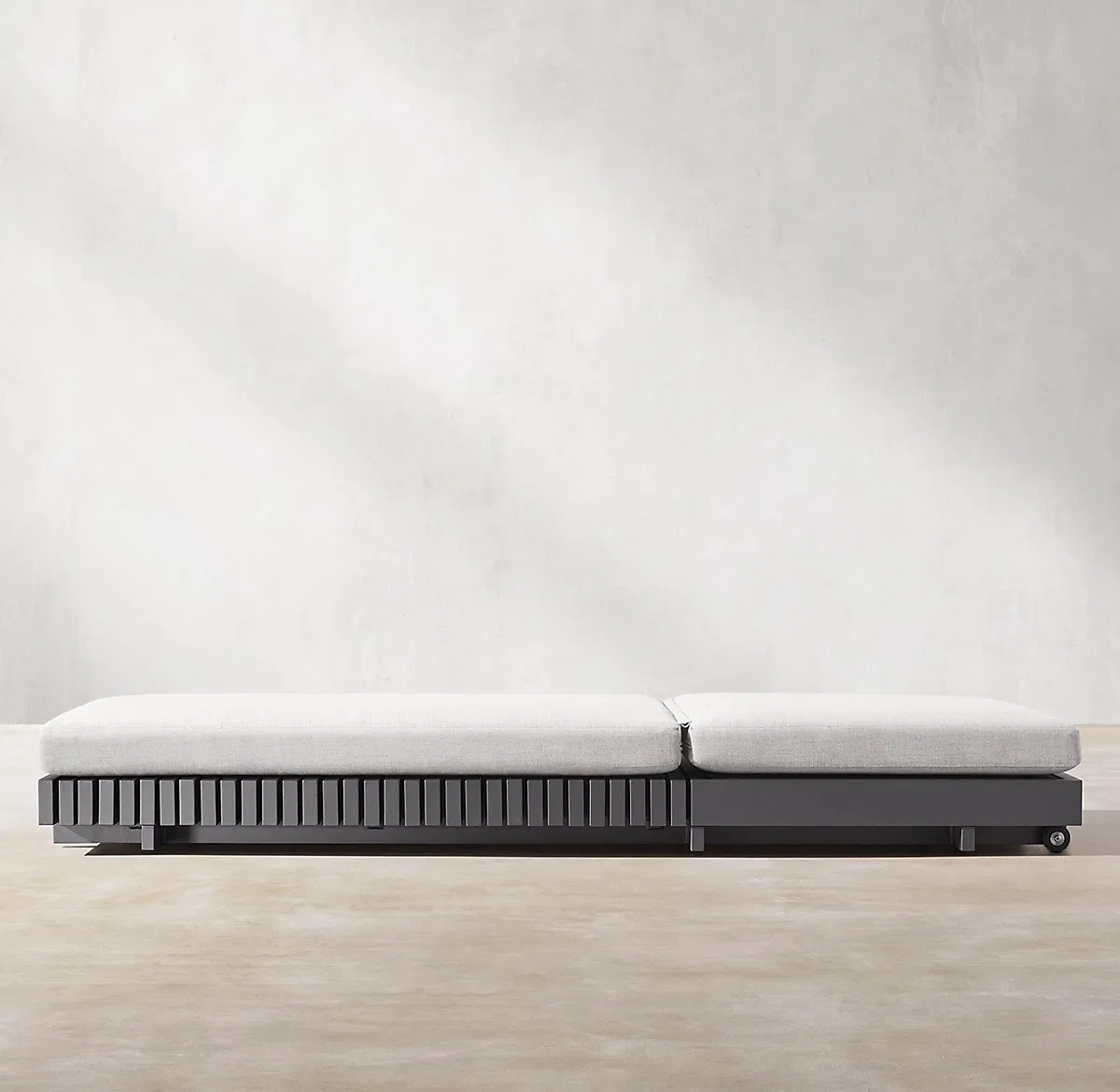 Luxury Hotel Poolside Metal Sun Lounnger Black Aluminum Sunbed outdoor Chiase Lounge