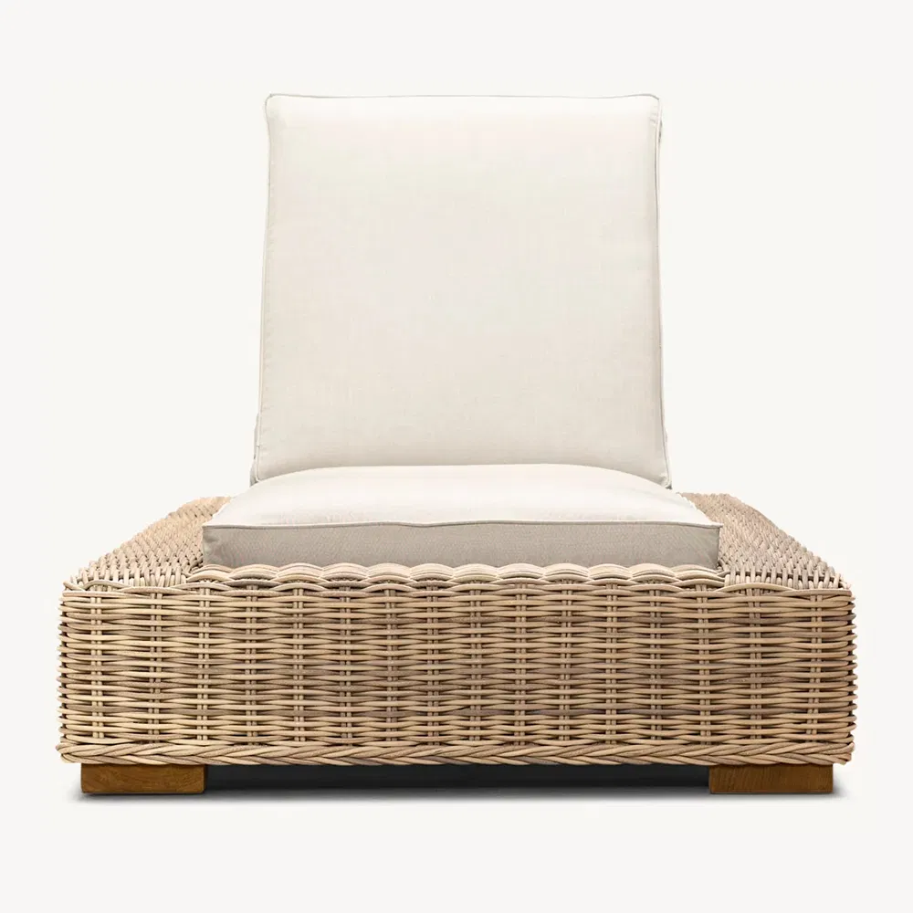 Foshan Factory Pool Lounge Chair Luxury Outdoor Hotel Furniture PE Rattan Poolside Sun Loungers