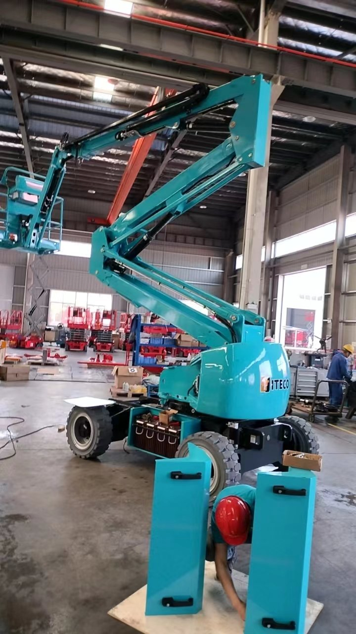 Top Sales Gtzz12D 12m 230kg Electric Articulated Boom Man Lift Aerial Work Platform Self-Propelled Cherry Picker Manlift Car Lift for Warehouse
