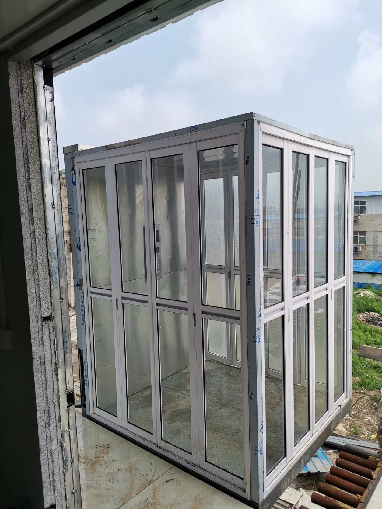 Freight Lifts, Suitable for Transporting Personnel, Goods, and Small Materials