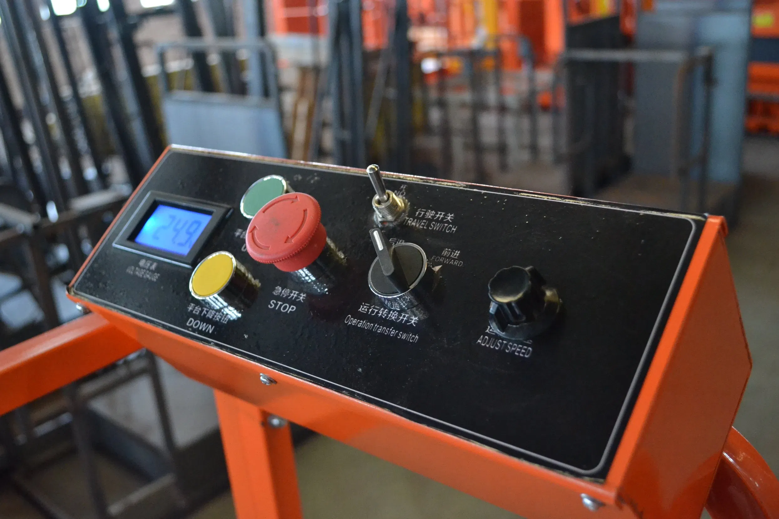 Self-Propelled Greenhouse Picking Electric Scissor Lift Platform