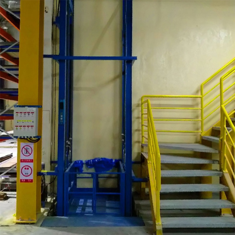 Heavy Duty 3000kg Hydraulic Goods Lift Small Portable Cargo Elevator Lift Industrial Lift for Warehouse