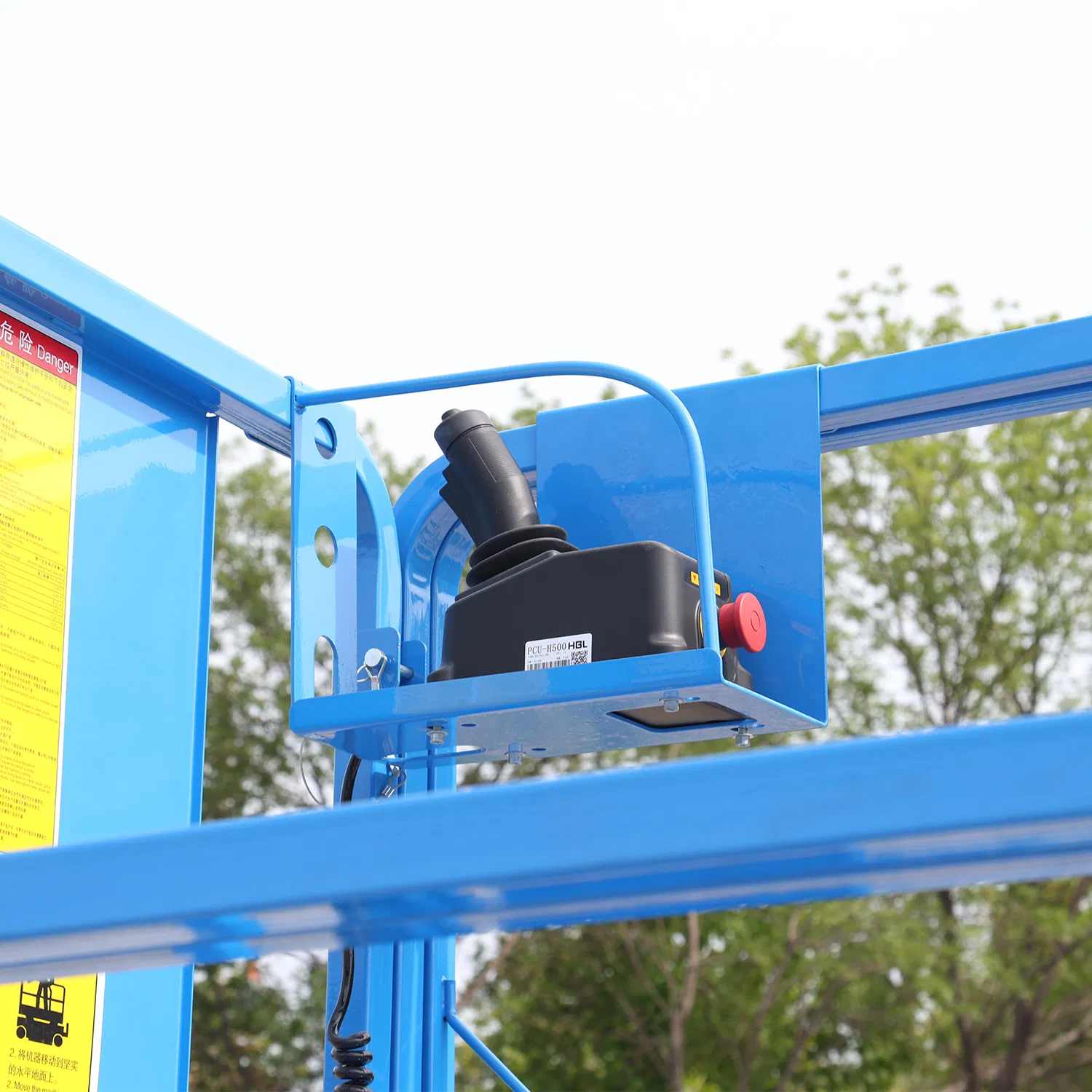 Rental of Hydraulic Self-Propelled Scissor Lift Safe Aerial Working Platform Ensure Personnel Safety and Improve Work Efficiency 4m8m10m12m14m