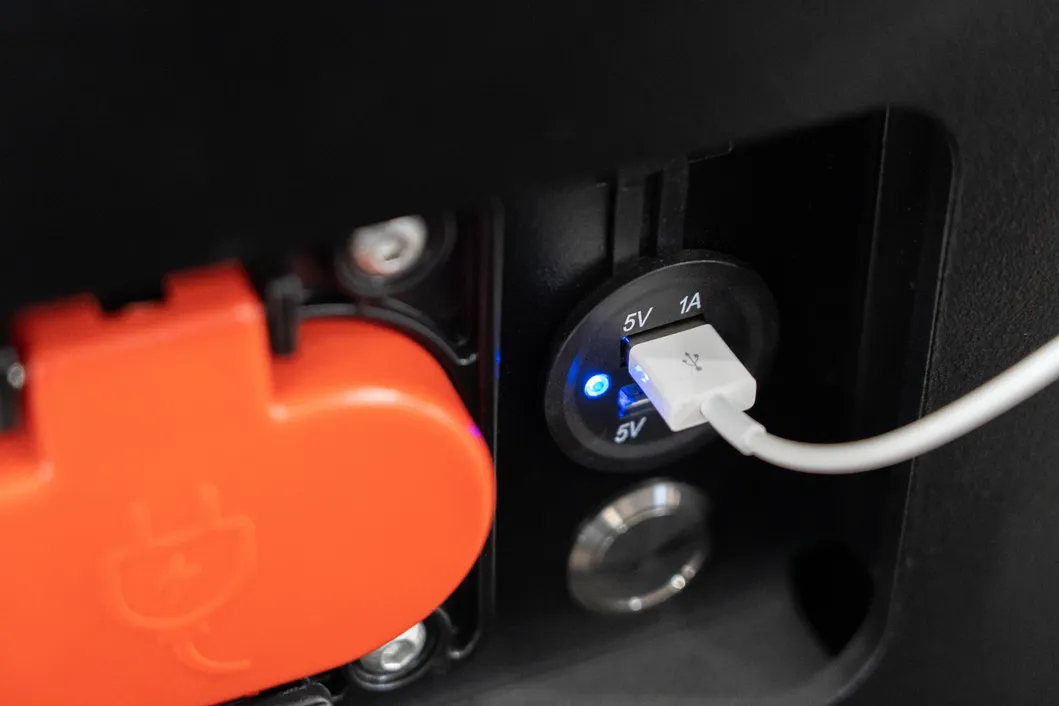 Li-ion Battery Order Picker