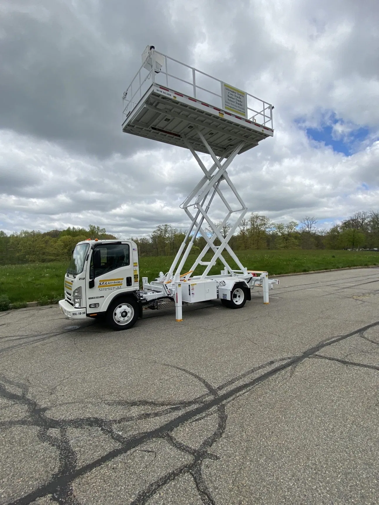 Xyzlift Industry Small 1~4m 1000~4000kg Stationary Electric Hydraulic Scissor Lift Table for Material Handling and Lifting